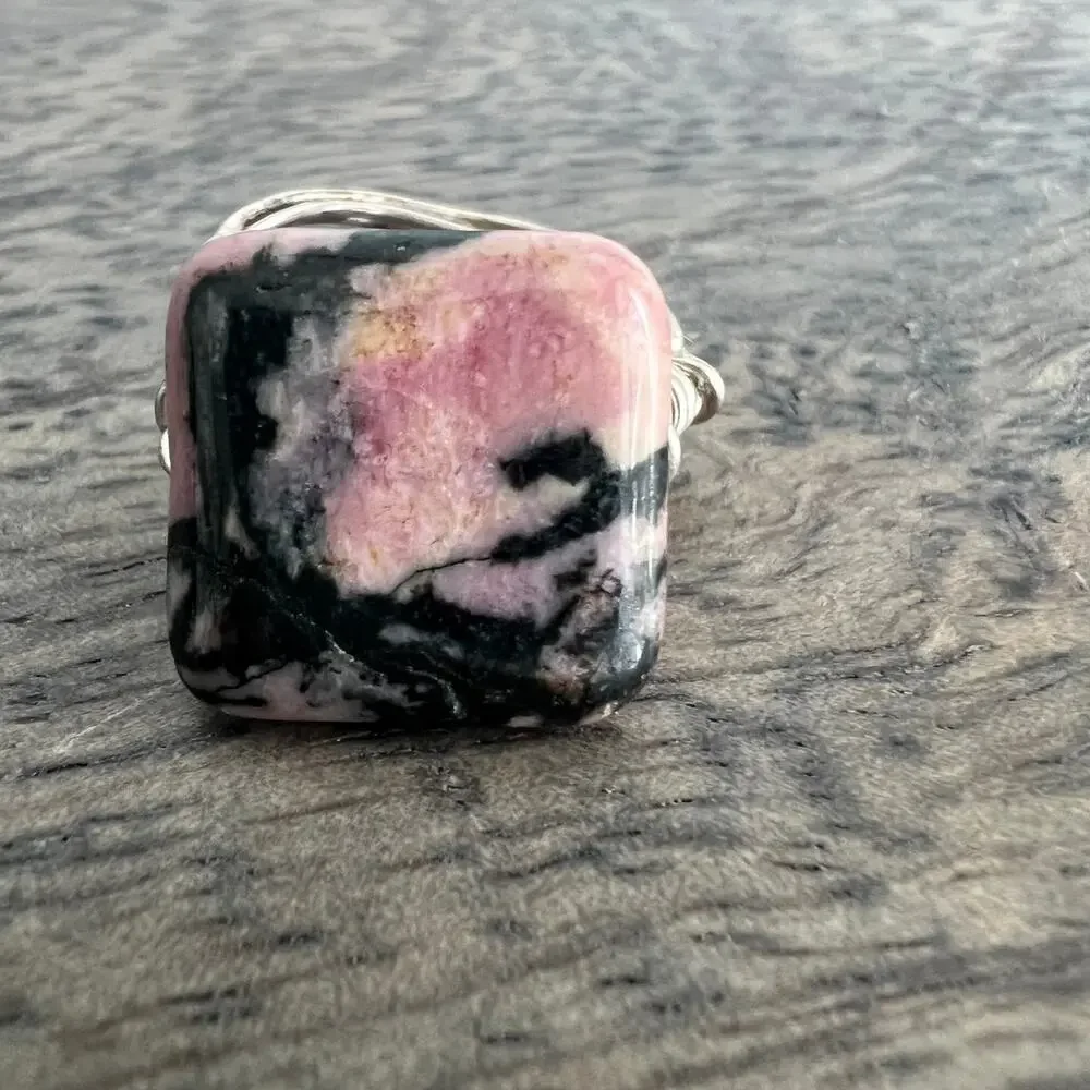 Handmade funky pink and black stone rhodonite and wire ring - size 6